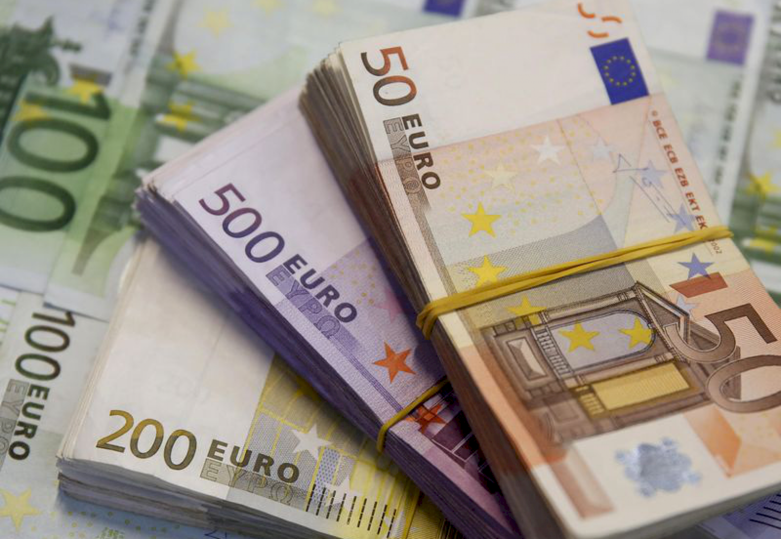 rreth-100-milione-euro-me-pak-te-hyra-ne-arken-e-shtetit